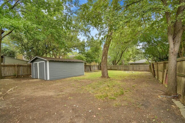 Building Photo - 5103 Leralynn St