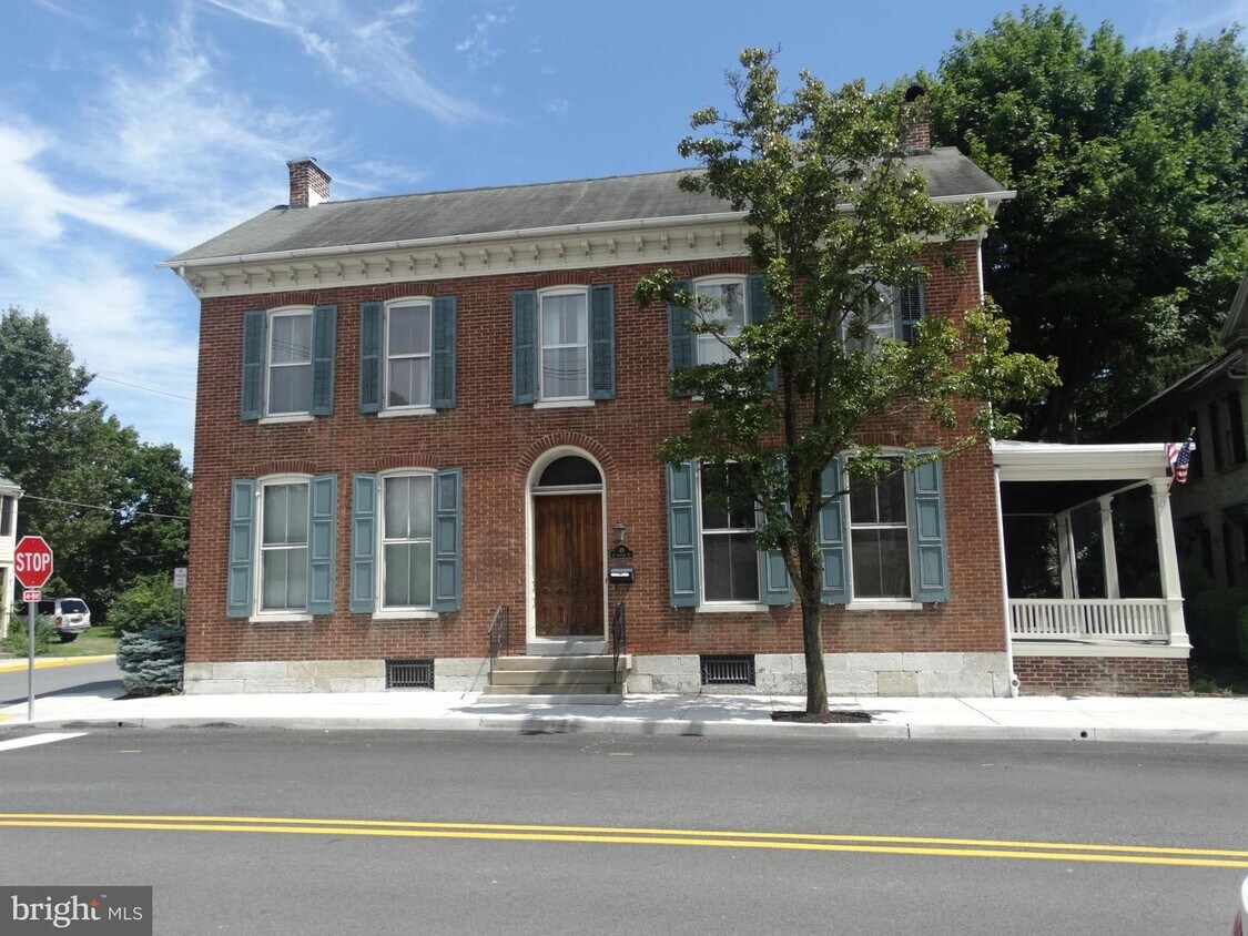 49 N Carlisle St, Greencastle, PA 17225 House Rental in Greencastle