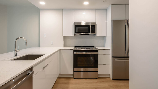 Kitchen with Stainless Steel Appliances - 660 Washington