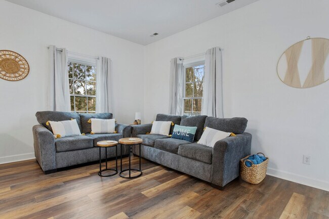 Foto del edificio - 343 Henderson Ave