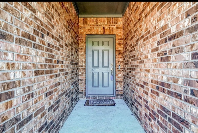 Building Photo - 15314 Stulan Burn Dr