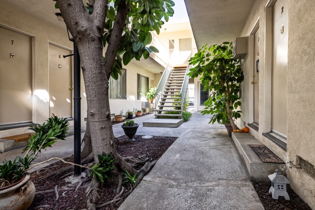 Building Photo - 5123 Raleigh St