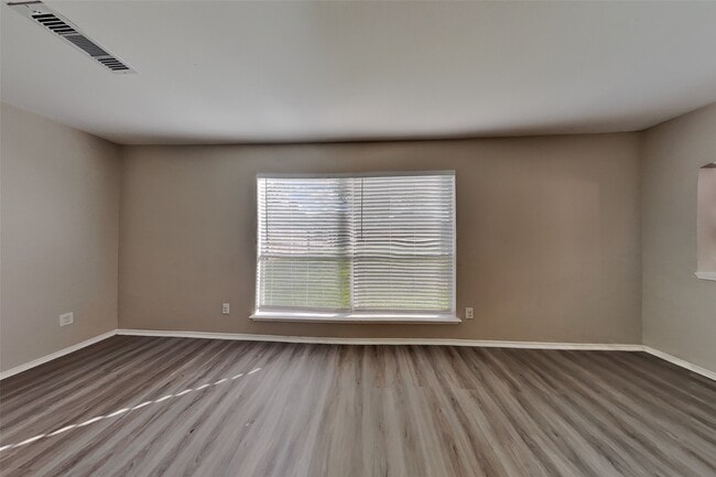 Building Photo - 10319 Pony Express Rd