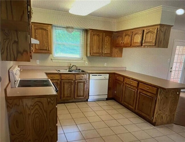 Foto del edificio - 319 Desoto Dr