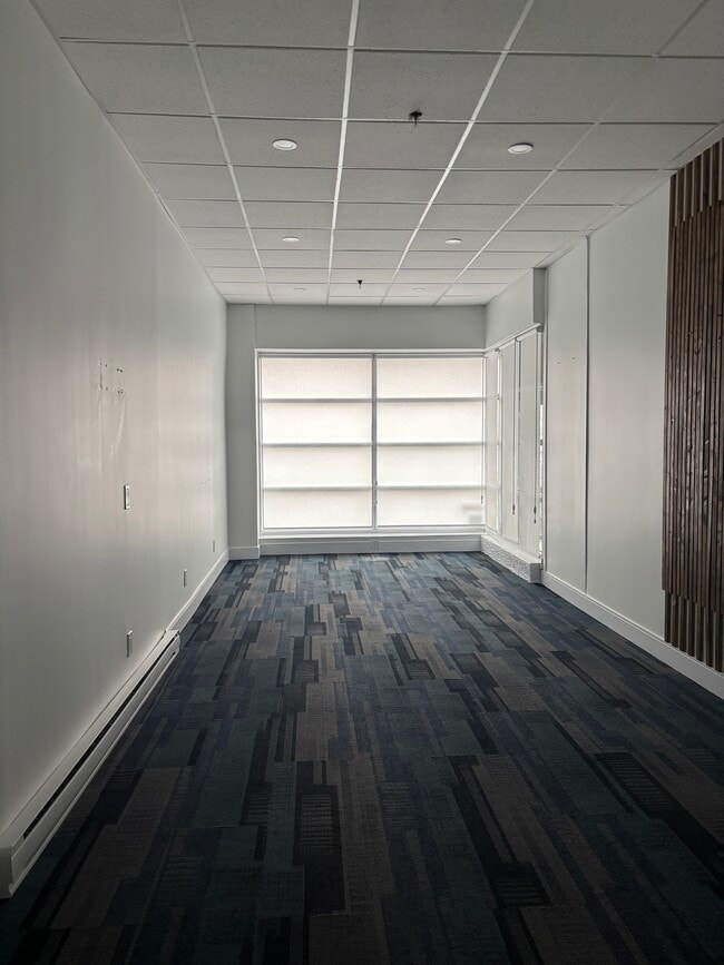 Building Photo - UPDATED COMMERCIAL UNIT - LOCATED DOWNTOWN SARNIA