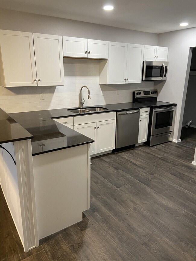 Foto del edificio - 507 W Broadway St