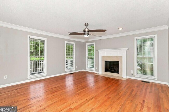 Foto del edificio - 318 Magnolia Dr