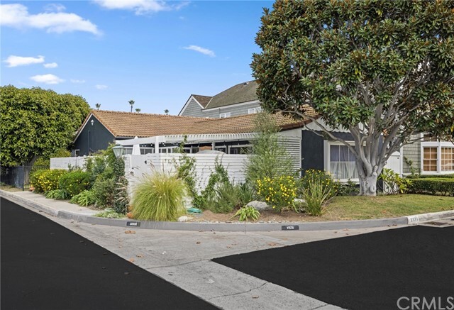 Primary Photo - 2571 Vista Dr