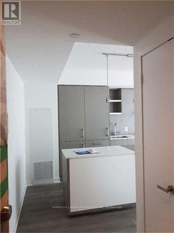 Building Photo - 88 Harbour St