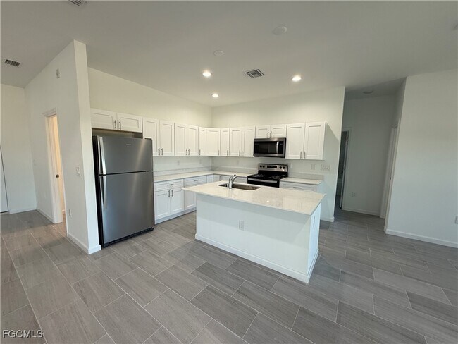 Building Photo - 2704 70th St W