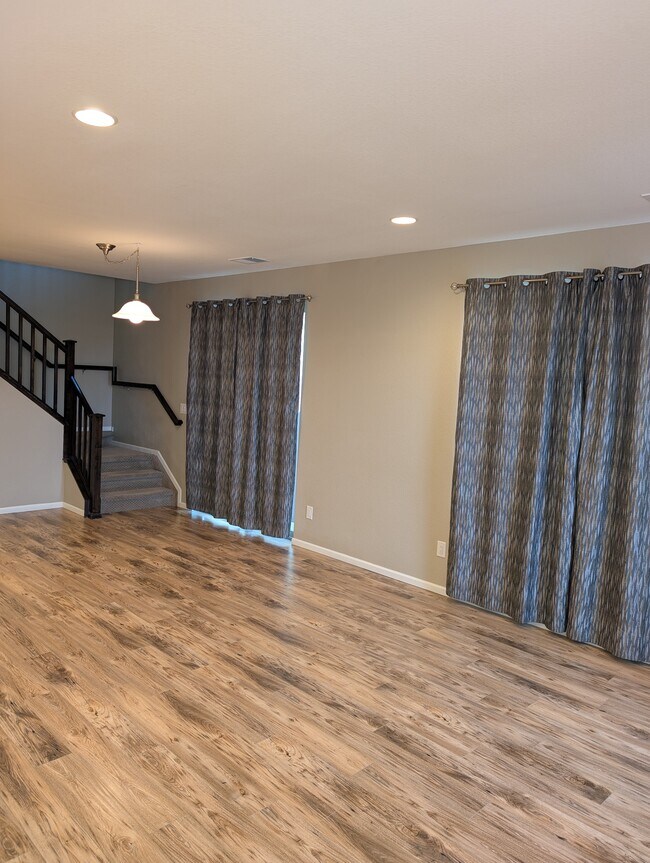 Foto del edificio - 6959 Joyce Ln