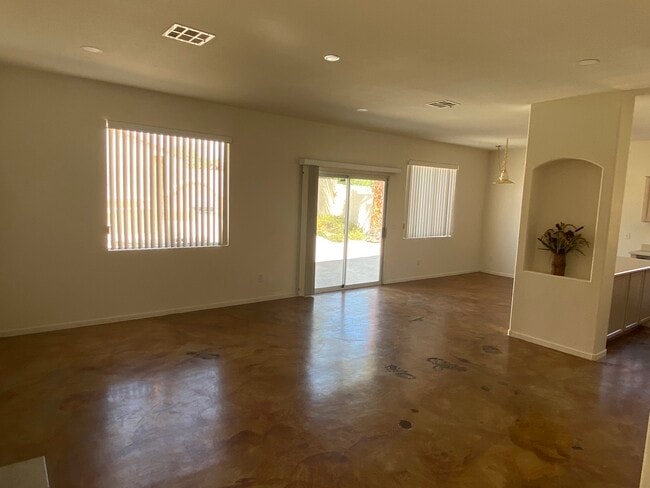 Building Photo - 9371 Santa Fe Rose St