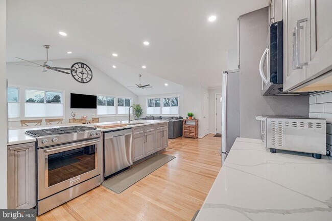 Foto del edificio - 6812 Beechview Dr