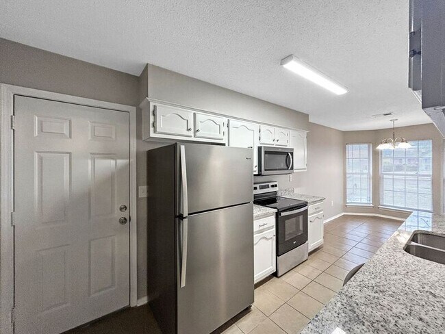 Foto del edificio - 6907 Amanda Dr N