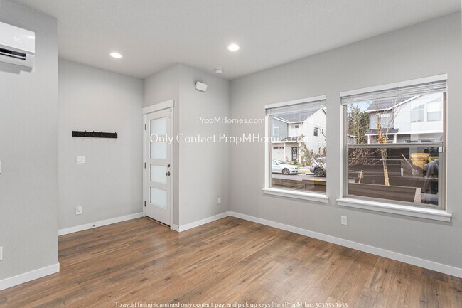 Foto del edificio - Light & Bright Modern Townhome In Happy Valley! DEPOSIT SPECIAL