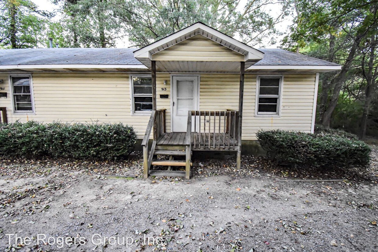 911913 Arch St, Henderson, NC 27536 Apartment for Rent in Henderson