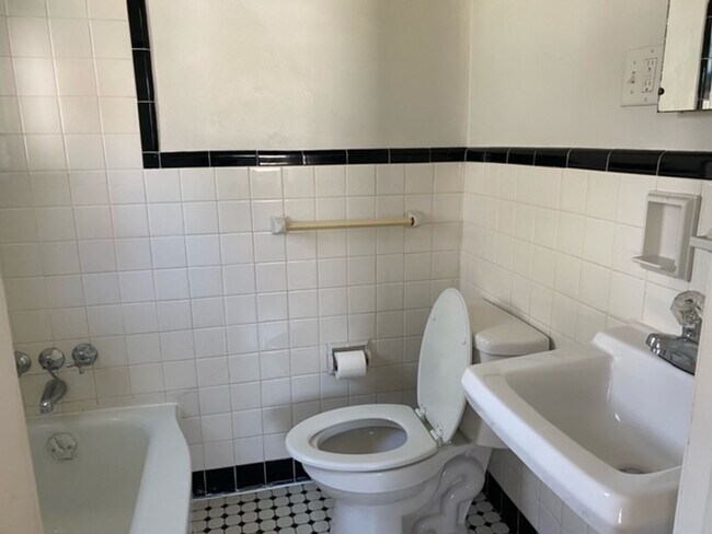 Foto del edificio - Deer Park Flats - Comfortable 1 - Bedroom ...