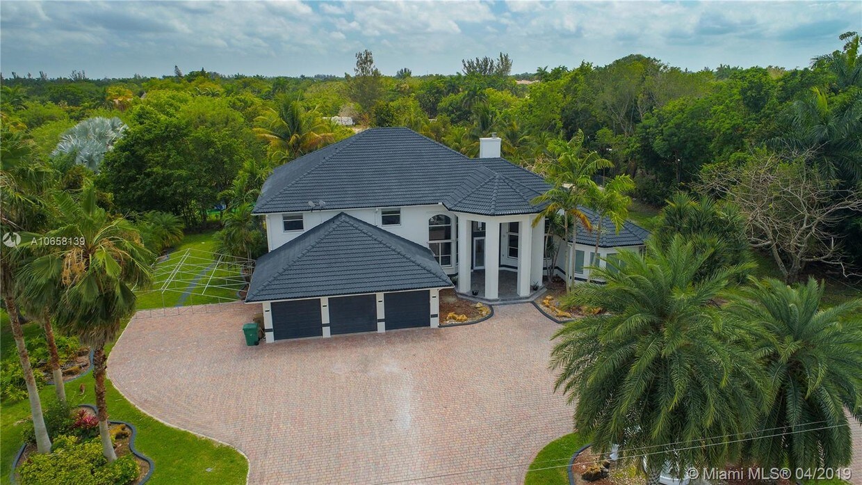 Foto principal - 11080 SW 23rd St