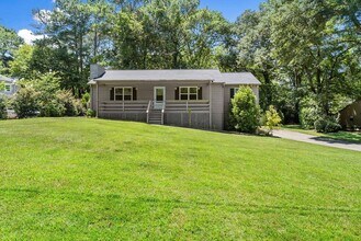 Building Photo - 4035 Thames Dr