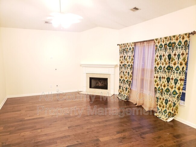 Foto del edificio - 905 Weatherside Ct
