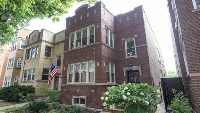 Building Photo - 5749 N Artesian Ave