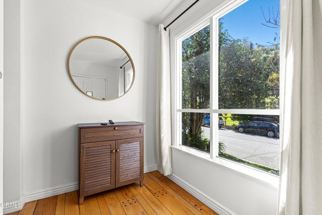 Foto del edificio - 3826 Dixie Canyon Ave