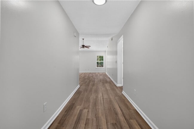 Building Photo - 20 Kimpton Dr