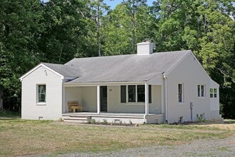 Building Photo - 615 Campbell Rd