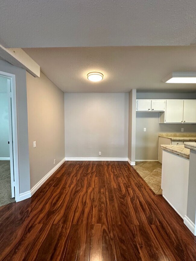 Foto del edificio - 2266 Denair Ave