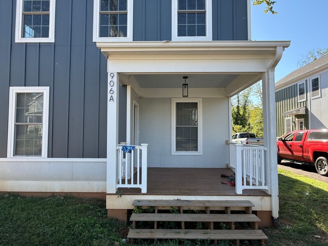 Foto principal - 906 Nassau St