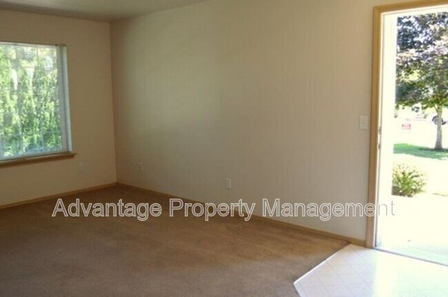 Foto del edificio - 739 Jackson St W