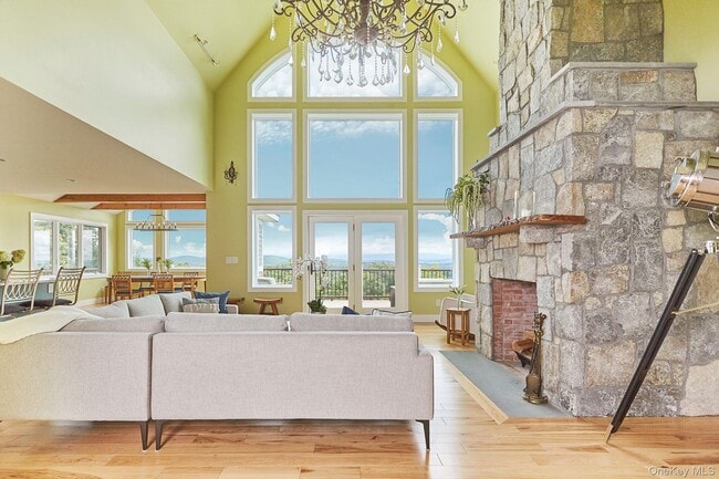 Building Photo - 21 Contentment Ln