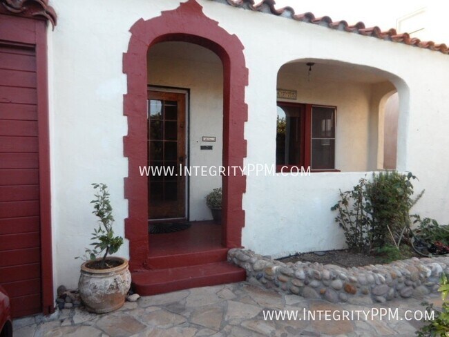 Building Photo - Normal Heights -3 Bedroom Spanish-Style Ho...