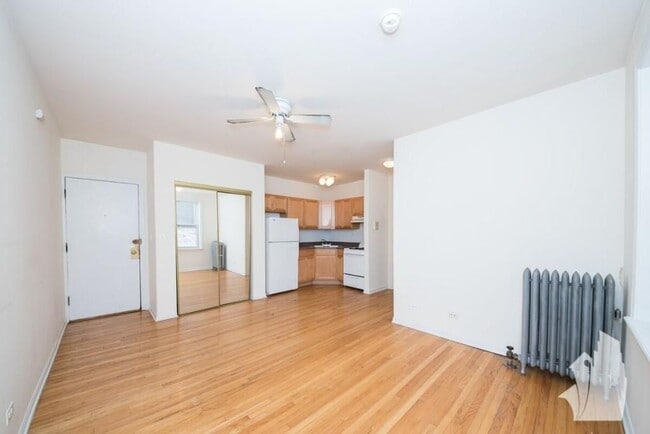 Building Photo - 910 W Dakin St