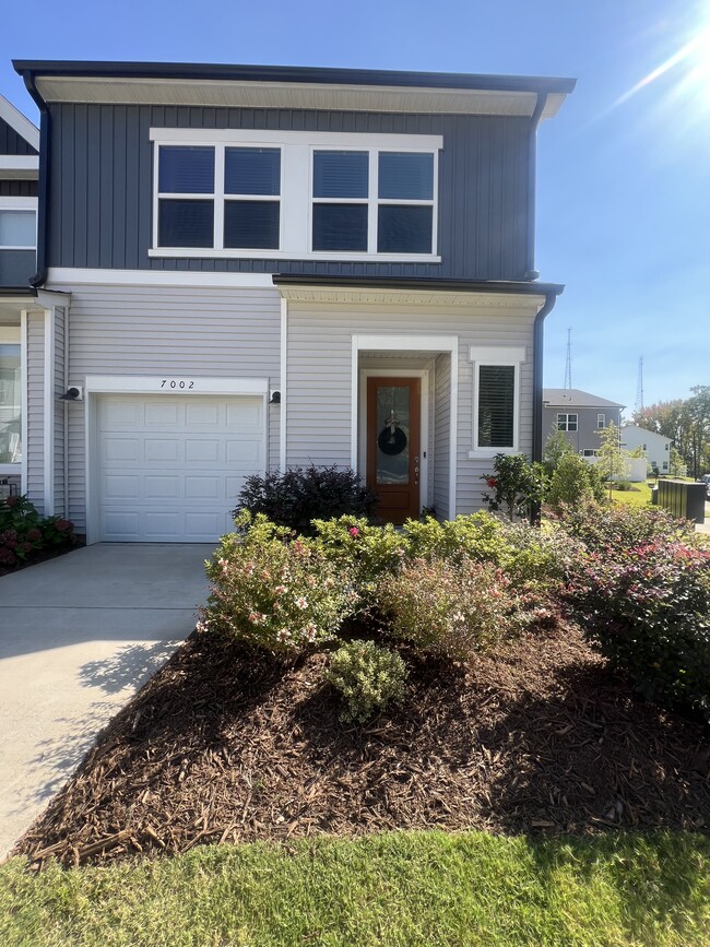 Building Photo - 7002 Fairmile Run