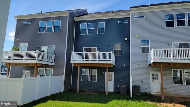 Building Photo - 39 Stafford Pl