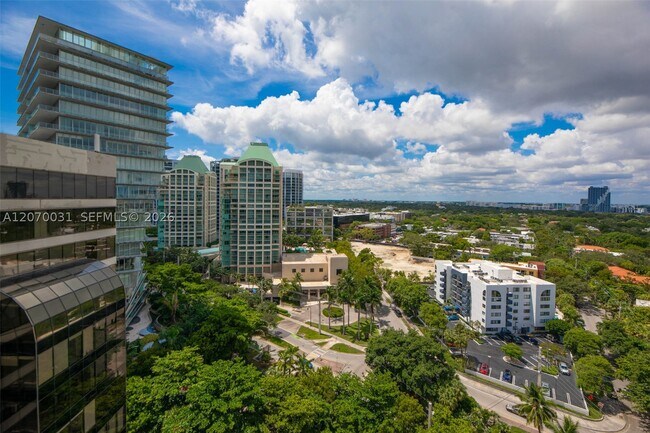 Foto del edificio - 2678 Tigertail Ave