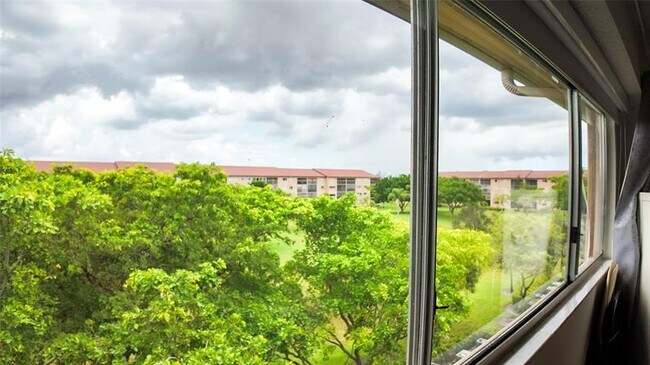 Foto del edificio - 12551 SW 16th Ct