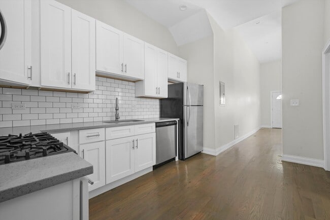 Photo - 1946 S Racine Ave Apartment