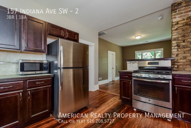 Foto del edificio - 157 Indiana Ave SW