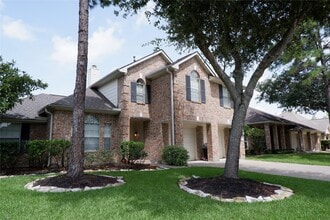 Building Photo - 2610 Parkbriar Ln