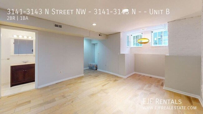 Foto del edificio - 3141-3143 N Street NW - 3141-3143 N --Unit B