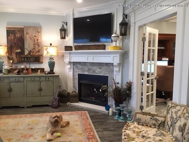 Building Photo - 33 Shore Dr