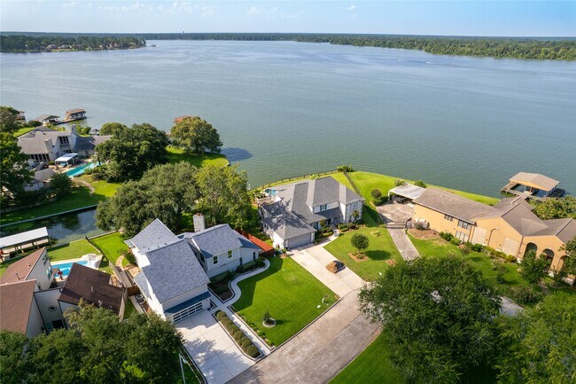 Foto del edificio - 8311 Amber Cove Dr