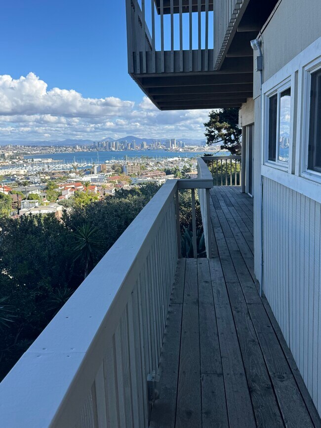 Foto del edificio - 3302 Martinez St