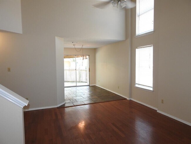 Building Photo - 713 Patchway Ln