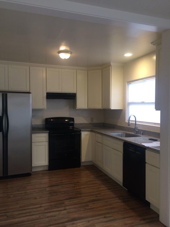 Building Photo - 415 Alta Vista Dr