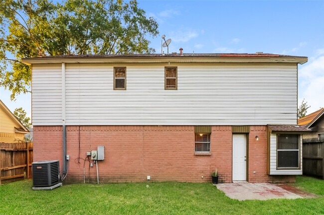Foto del edificio - 14815 Oak Pines Dr