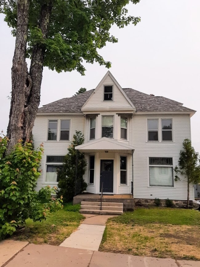 Building Photo - 110 W Onota St