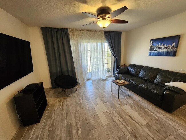 Foto del edificio - 7367 Black Walnut Way